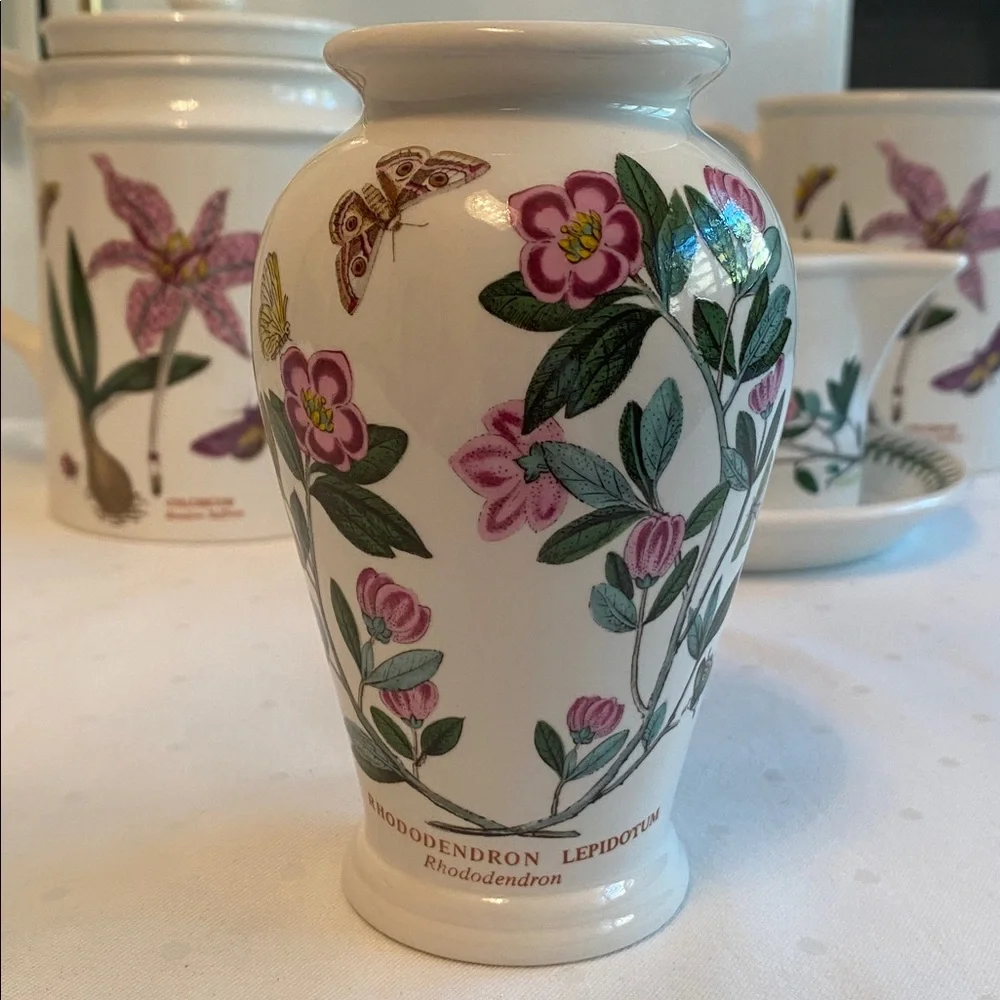 Portmeirion • “The Botanic Garden” Canton Vase in Rhododendron Floral Pattern